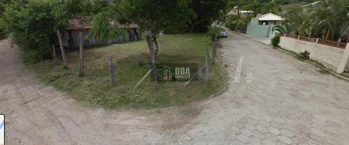 Terreno a venda na Barra da Lagoa, Florianópolis com 358m2