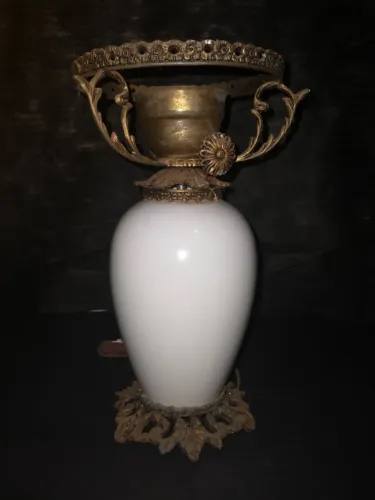 Abajur em porcelana e bronze