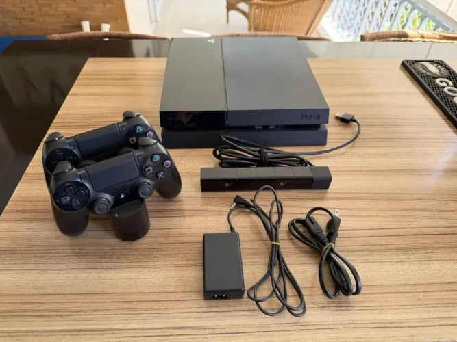 PLAYSTATION 4 + 14 JOGOS!