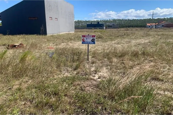 Terreno em Areias Claras: Invista no Seu Futuro!