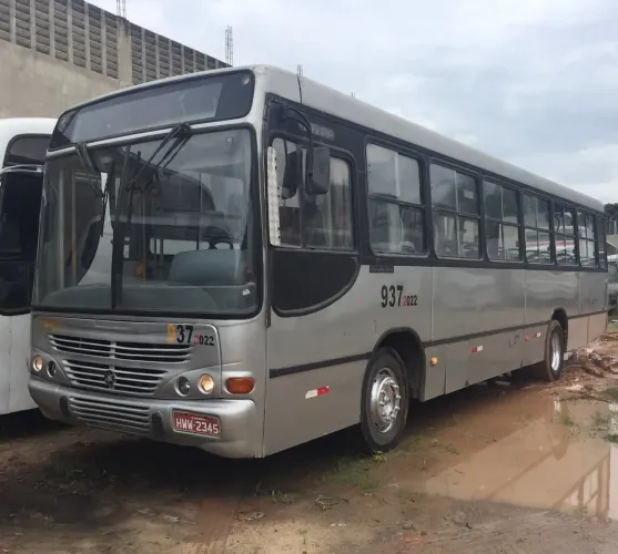 ÔNIBUS NO PARCELAMENTO