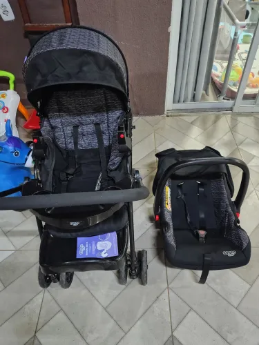 Carrinho de Bebê + Bebê Conforto Cosco Kids Reverse Cinza Rajado