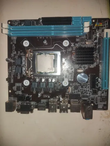Vendo ou troco essa placa mãe com processador i5 de primeira geração funcionando tudo