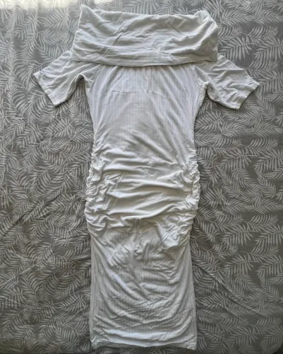 Vestido gestante midi canelado e drapeado