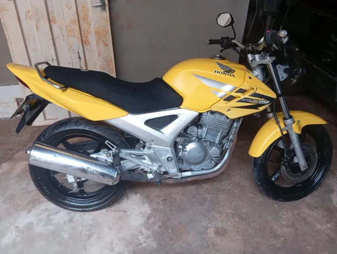 Cbx Twister 2008