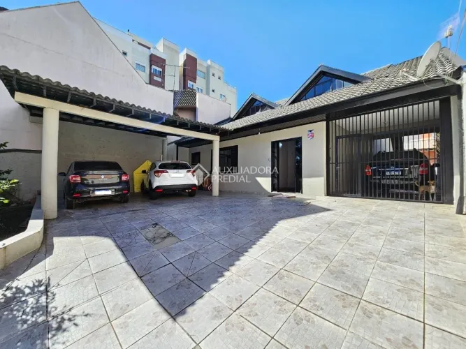 Casa com 6 dormitórios à venda, 303 m² por R$ 1.189.000,00 - Silveira da Motta - São José