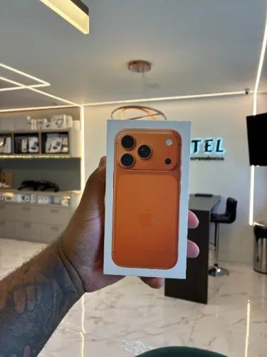 iPhone 17 Pro 256GB Laranja - Loja Fisica