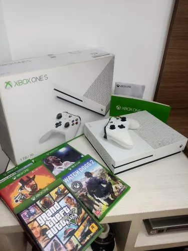 XBOX ONE S 1TB
