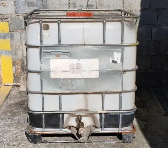 VENDO CONTAINER IBC 1.000 LITROS USADO