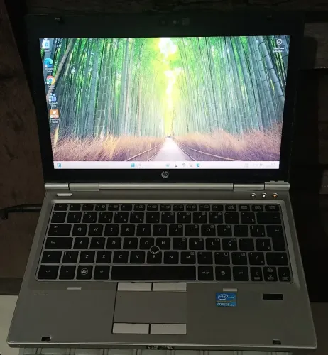 Notebook HP Core i5 com 4gb e SSD 180gb
