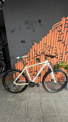 Bicicleta Gonew Aro 29 - Shimano Alivio
