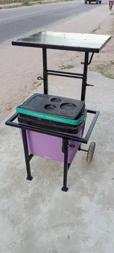 Carrinho para caixa térmica com mesa acoplada
