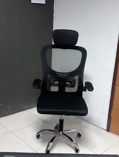 Cadeira de Escritório Ergonômica Presidente em Tela Mesh - Apoio de Cabeça e Base Cromada