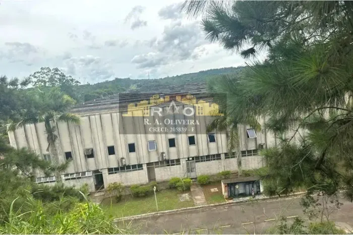 Galpão para Locação em Itapecerica da Serra, Potuverá, 5 banheiros, 5 vagas