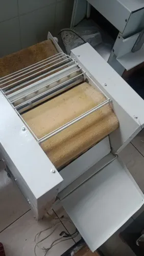Modeladora de pães (marca Lieme)