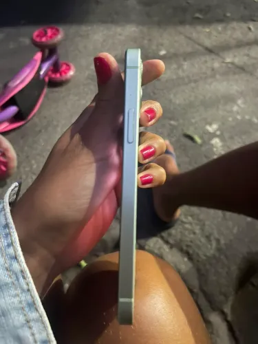 iPhone 12 normal em perfeito estado