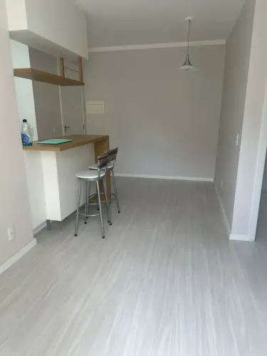 Imóvel para aluguel possui 52 metros quadrados com 2 quartos em Taquara - Rio de Janeiro -