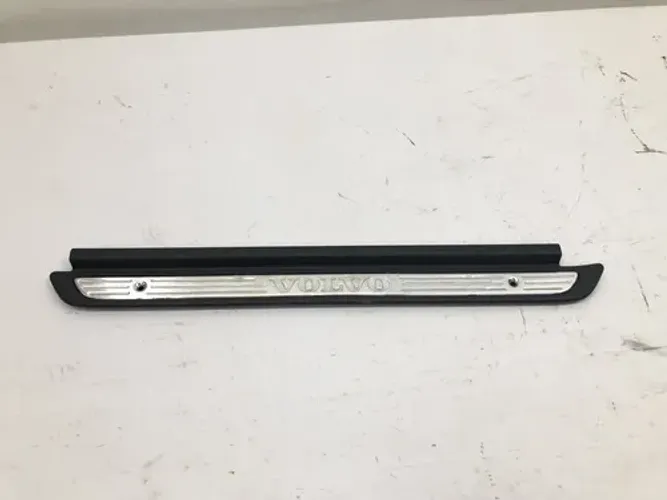 Soleira Porta Dianteira Esquerda Volvo V40 T4 Sw 2000 2004 Preto