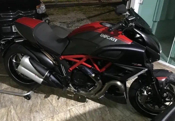 vendo ducati diavel carbon 