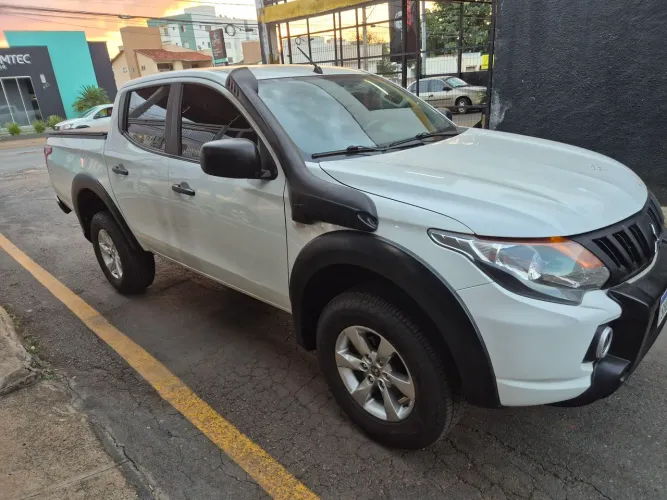 Mitsubishi L200 Triton Sport GLS 2.4 CD Diesel Aut. 2023