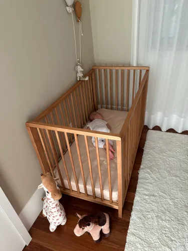 Berço Cama Madeira Maciça - semi-novo. Acompanha COLCHÃO!