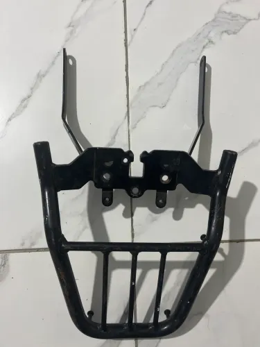 Suporte para bagageiro de moto 