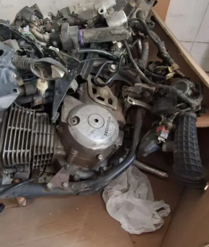 Peças BROS 150 NXR HONDA pra aproveitar TBI PARTE ELETRICA E MOTOR INTACTO