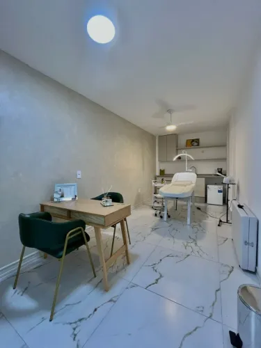 Sala para estética ou tatuagem disponível para sublocação