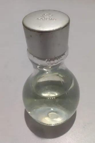 Vidro vazio de perfume
