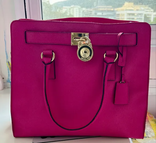 Bolsa Michael Kors modelo Hamilton em couro Saffiano Rosa.