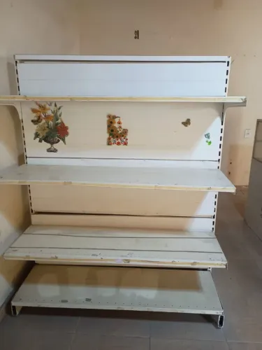 Prateleira para loja