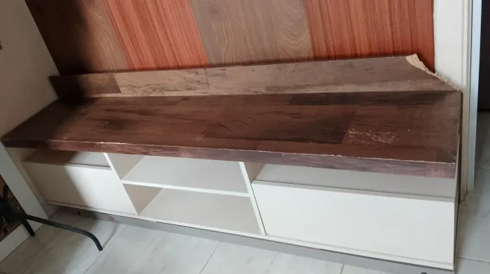 Rack suspenso de parede para TV de até 70'polegadas.