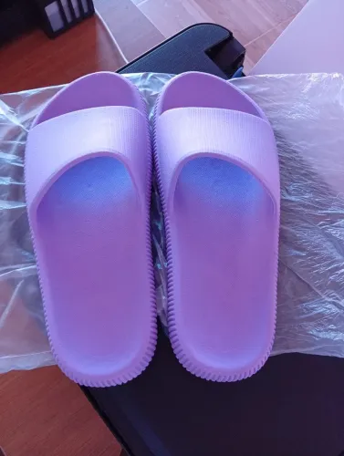 Sandálias e sapatos