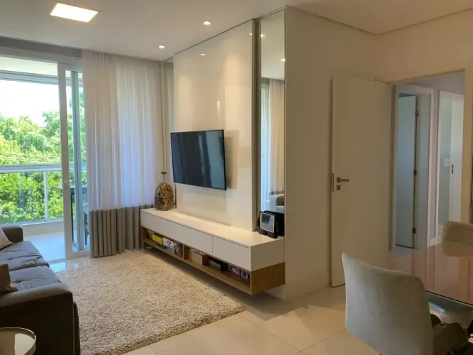 Apartamento para venda possui com 3 quartos, sacada Gourmet e vista livre em Jurerê - Fpol