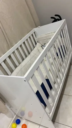 Berço com colchão 