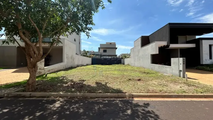 Terreno com 300m² à venda em condomínio - Vivendas da Mata