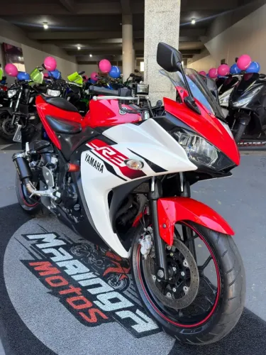 YAMAHA YZF R-3 2016 MUITO CONSERVADA - NA MARINGÁ MOTOS