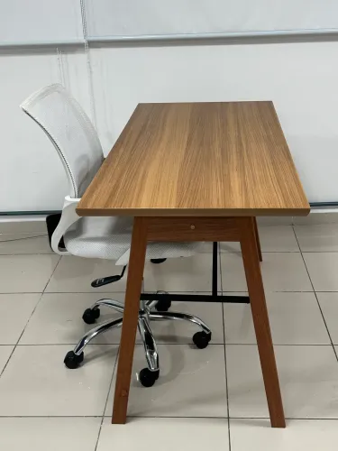 Escrivaninha Vintage 2 Gavetas Louro Freijó e Branco - 1,30 m | Abra Casa