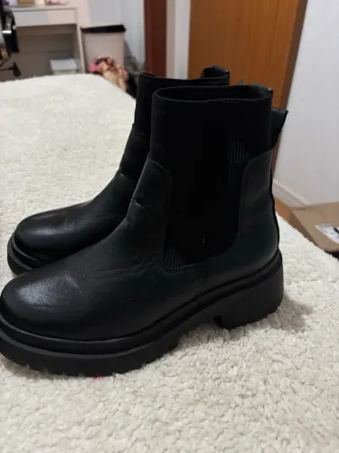 Bota / Coturno em Couro