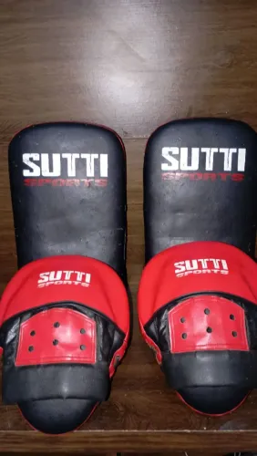 Vendo aparadores de chute e manopla