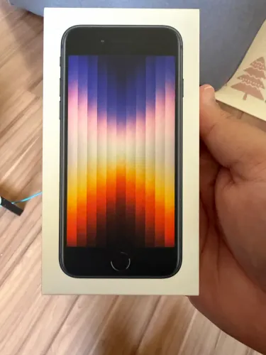 iPhone SE 3 geração 64GB novo e lacrado