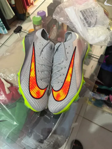 Chuteira Nike