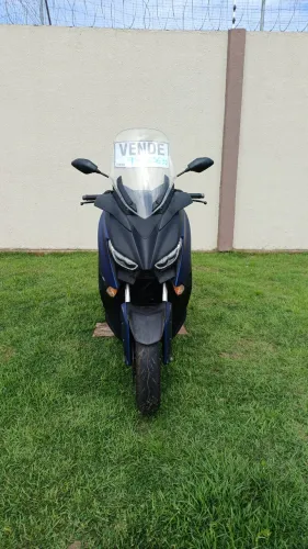 Motocicleta XMAX250