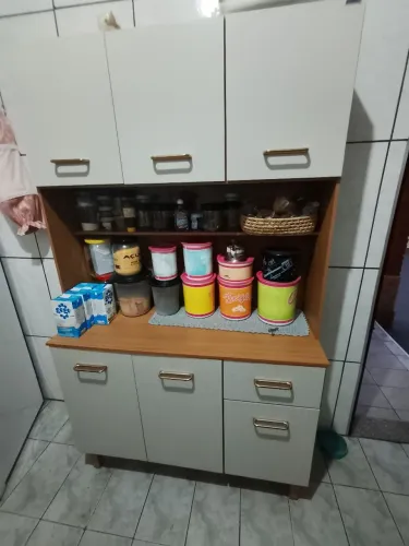 Armário de cozinha novo?