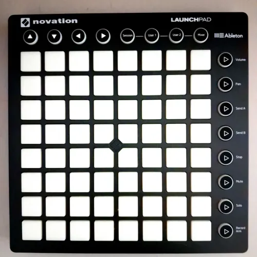 Launchpad Mk2 Novation com caixa