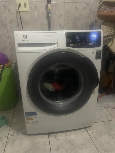 Máquina de Lavar Eletrolux 11kg 