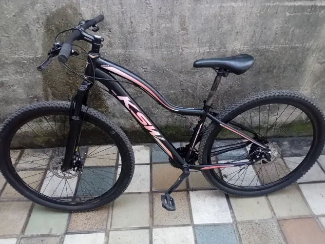 Bicicleta Aro 29 KSW Preta e Rosa com Freio a Disco