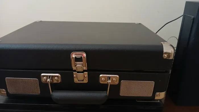 Virola toca discos , com Bluetooth,  entrada USB, e rádio FM