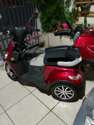 Triciclo elétrico 650w
