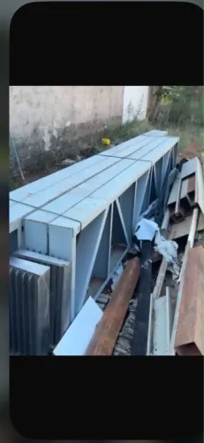 Fundação e estrutura metálica